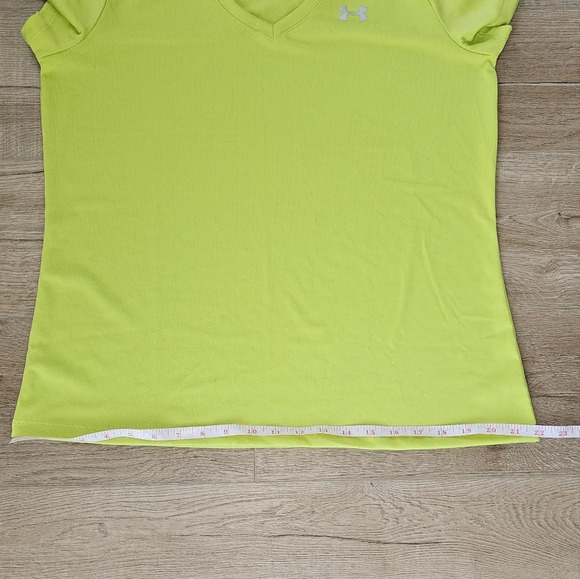 UNDER Armour V-neck Athletic Top. L - Picture 10 of 12